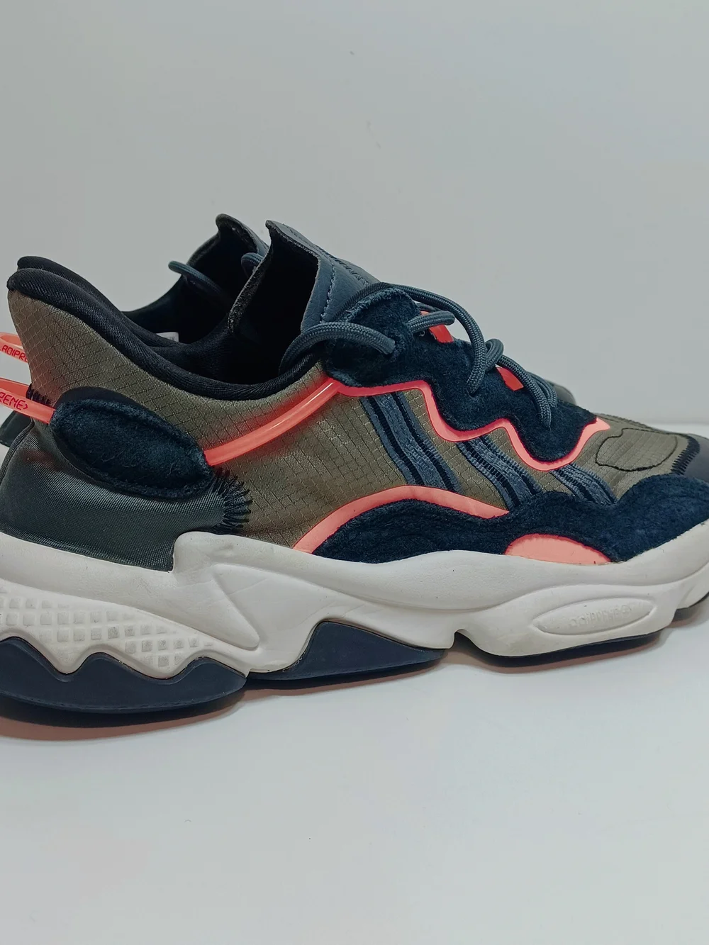 Adidas Ozweego 'Black Signal Coral' men's size 9